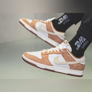 Nike Dunk Low Premium Medium Curry in women size 8